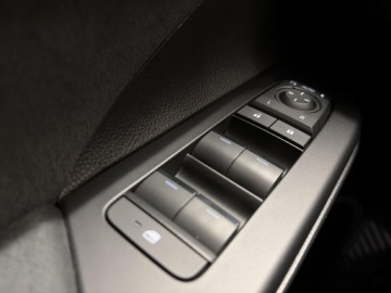 Toyota C-HR II SUV Plug-In 2.0 Hybrid Dynamic Force Plug-in  223KM 2025 Toyota C-HR 2.0 PHEV Executive Toyoyta C-HR 2.0 PH, zdjęcie 19