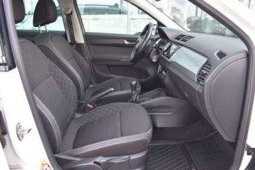 Skoda Fabia III Kombi Facelifting 1.0 TSI 95KM 2021 Skoda Fabia SalonPL 95KM Combi Ambition Plus ComfortPlus Kessy ASO VAT 23, zdjęcie 31