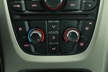 Opel Astra J Sports Tourer 1.7 CDTI ECOTEC 110KM 2012 Opel Astra 1.7 CDTI, Klima, Tempomat,ALU, zdjęcie 12