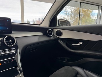 Mercedes GLC C253 SUV Facelifting 2.0 200d 163KM 2020 Mercedes-Benz GLC 200 AMG Line 4-Matic / 1 właścic, zdjęcie 24