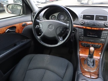 Mercedes Klasa E W211 Kombi S211 1.8 (200 Kompressor) 163KM 2004 Mercedes E E 200 Kompressor , Automat, Klima, zdjęcie 6