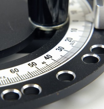 Угловой направляющий упор для паза 19 мм.