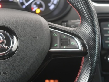 Skoda Octavia III RS 2.0 TSI 220KM 2014 Skoda Octavia RS 2.0 TSI, Skóra, Xenon, Bi-Xenon, zdjęcie 16