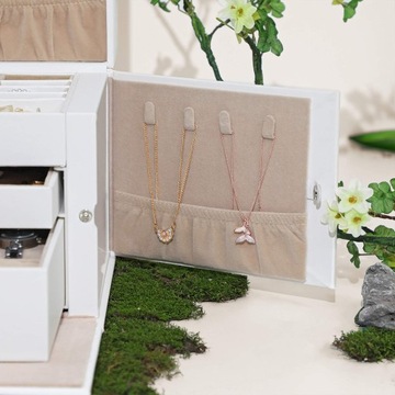 Kuferek szkatułka na biżuterię z etui biała