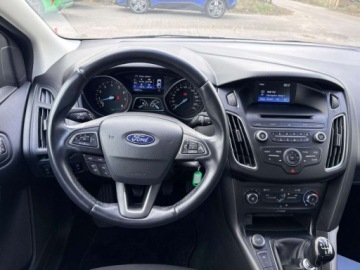 Ford Focus III Sedan Facelifting 1.0 EcoBoost 100KM 2017 Ford Focus 1.0 benzyna 125KM Trend Klimatyzacja Salon PL Benzyna, zdjęcie 10