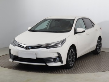 Toyota Corolla XI Sedan 1.6 Valvematic 132KM 2016 Toyota Corolla 1.6 Valvematic, Salon Polska, zdjęcie 1