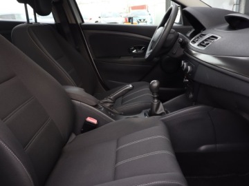 Renault Megane III Grandtour Facelifting 2013 1.2 Energy TCe 115KM 2016 Renault Megane 1.2 TCe, Klima, Tempomat,ALU, zdjęcie 8