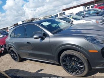 Porsche Cayenne III 2021 Porsche Cayenne E-Hybrid Turbo S 2021 4.0l 4.0 Hybryda 541KM, zdjęcie 6