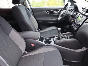 Nissan Qashqai II Crossover 1.2 DIG-T 115KM 2017 Nissan Qashqai 1.2 DIG-T, Salon Polska, zdjęcie 8