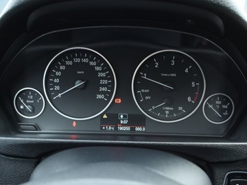 BMW Seria 3 F30-F31-F34 Limuzyna 2.0 318d 143KM 2013 BMW 3 318 d, Navi, Xenon, Bi-Xenon, Klima, zdjęcie 10