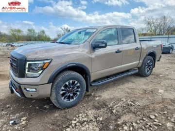 Nissan Titan 2024 Nissan Titan Pro-4X 2024 5.6 Benzyna 400KM