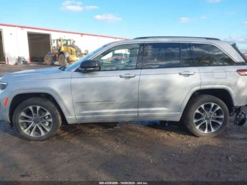Jeep Grand Cherokee V 2023 Jeep Grand Cherokee Overland 2023 3.6l 3.6 Benzyna 293KM, zdjęcie 2