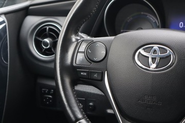 Toyota Auris II Hatchback 5d Facelifting 1.8 Hybrid 136KM 2015 Toyota Auris Hybrid, Salon Polska, Serwis ASO, zdjęcie 15