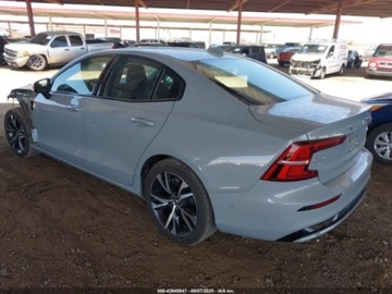 Volvo S60 III 2025 Volvo S60 B5 Plus 2025 2.0l 2.0 Benzyna 247KM, zdjęcie 3