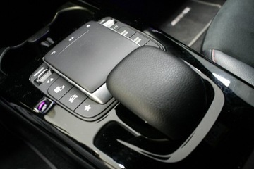 Mercedes Klasa A W177/V177 Sedan 1.3 200 163KM 2022 Mercedes A 200 sedan*AMG*4Matic*Salon, zdjęcie 19