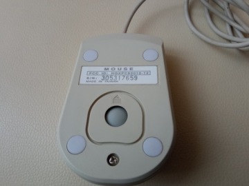 Старая компьютерная мышь Mouse HOXPC93010-12