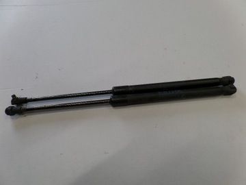 BMW 1 E87 VZPĚRA/TLAKOVAČ KRYT KUFRU 7060622