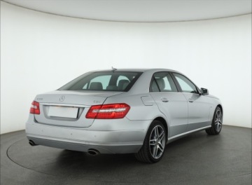 Mercedes Klasa E W212 Limuzyna 350 CDI BlueEFFICIENCY 231KM 2009 Mercedes E E 350 CDI, 227 KM, Automat, Skóra, zdjęcie 4