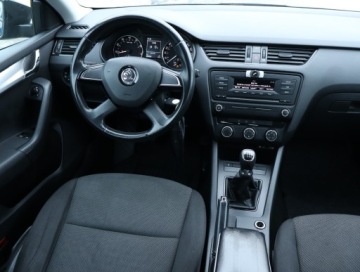 Skoda Octavia III Liftback 1.4 TSI 140KM 2013 Skoda Octavia 1.4 TSI, Salon Polska, Klima, zdjęcie 6