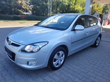 Hyundai i30 I Hatchback 1.6 126KM 2009 Hyundai i30 1.6i Klima Serwis Bezwypadkowy