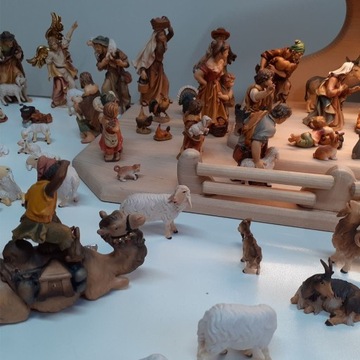 Szopka ze światłem Trzej Królowie z 86 figurkami - 9 cm / 70 x 29 x