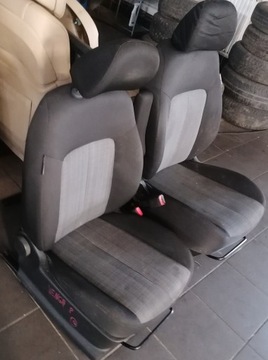 KIA VENGA 11R SEDADLO SPOLUJEZDCE PRAVÝ PŘEDNÍ EVROPA