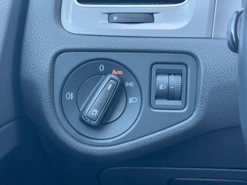 Volkswagen Golf VII Variant 1.6 TDI CR DPF BlueMotion Technology 90KM 2014 Volkswagen Golf 1.6 Diesel 90KM, zdjęcie 13