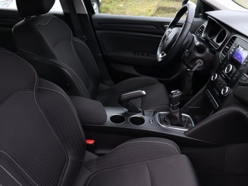 Renault Megane IV Hatchback 5d 1.3 TCe 140 FAP 140KM 2019 Renault Megane 1.3 TCe, Salon Polska, Klima, zdjęcie 8