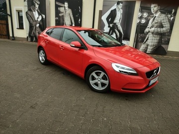 Volvo V40 II Hatchback Facelifting 2.0 D2 120KM 2018 Volvo V40 2.0 D2 120KM Full LED Navi Kamera