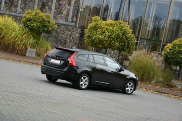 Volvo V60 I Kombi Facelifting 2.0 D2 DRIVE-E 120KM 2015 Volvo V60 2.0d 120KM Manual 2015r. LED NAVi TEMPOM, zdjęcie 21