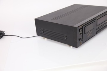 Дековый магнитофон Pioneer CT-676.