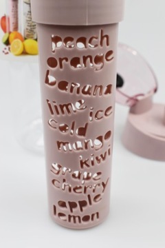 БУТЫЛКА СО ВСТАВКОЙ ДЛЯ ФРУКТОВ, ЛЬДА, Дизайн