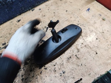 TOYOTA AVENSIS T25 ZRCÁTKO ZPÁTEČNÁ