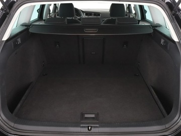 Volkswagen Golf VII Variant 1.4 TSI BlueMotion Technology 125KM 2016 Volkswagen Golf Comfortline PDC grzane fotele, zdjęcie 19