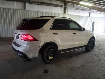 Mercedes GLE W166/C292 2018 Mercedes-Benz GLE 2018, 5.5L, 4x4, 63 AMG, od ubezpieczalni 5.5 Benzyna, zdjęcie 3