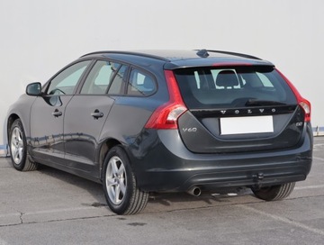 Volvo V60 I Kombi Facelifting 2.0 D2 DRIVE-E 120KM 2016 Volvo V60 D2 2.0, Navi, Klima, Klimatronic, zdjęcie 3