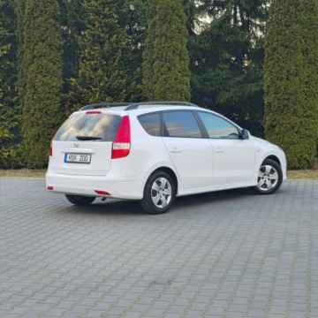 Hyundai i30 I CW Facelifting 1.4 DOHC 109KM 2011 Hyundai i30 1.4 Benzyna Blue Classic Manual 109KM, zdjęcie 13