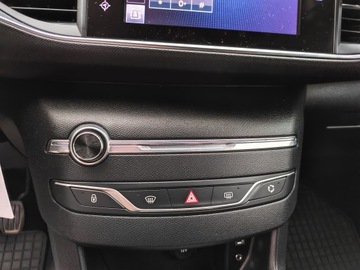 Peugeot 308 II SW 1.2 PureTech 110KM 2017 PEUGEOT 308 Hatchback 5d 1.2 PureTech 110KM, Manual,2 x Klucz, Serwisowany, zdjęcie 14