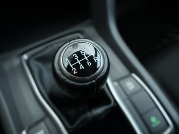 Honda Civic X Hatchback 5d Facelifting 1,0 VTEC TURBO 126KM 2021 Honda Civic 1.0 VTEC Turbo, Salon Polska, zdjęcie 15