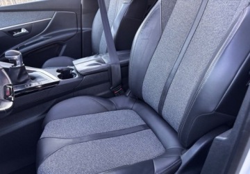 Peugeot 3008 II Crossover 1.2 PureTech 130KM 2019 Peugeot 3008 Rezerwacja 1.2 Benzyna 130KM, zdjęcie 20