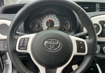 Toyota Yaris III Hatchback 5d Facelifting 1.0 VVT-i 69KM 2014 Toyota Yaris 1.0 Benzyna Kamera Klimatyzacja El. lusterka Benzyna 69KM, zdjęcie 16