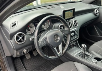 Mercedes Klasa A W176 Hatchback 5d 1.6 200 BlueEFFICIENCY 156KM 2014 Mercedes-Benz Klasa A 200 156KM Xenon Led Navi Klima Pol Skora Stan Bdb OP, zdjęcie 14
