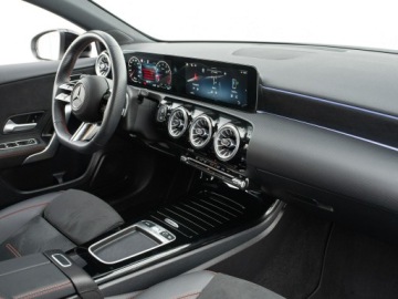 Mercedes Klasa A W177/V177 Hatchback Facelifting 1.3 200 163KM 2025 Mercedes A 200 DX65189#A 200 AMG Line 7G-DCT, zdjęcie 29