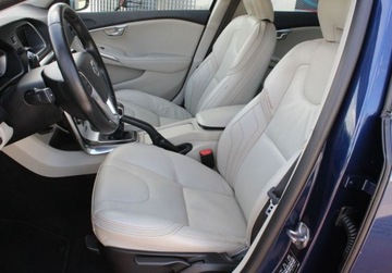 Volvo V40 II Cross Country 2.0 D2 DRIVE-E 120KM 2016 Volvo V40 D2 Drive-E Ocean Race 2016 Od RiA 2.0 Diesel 120KM, zdjęcie 15