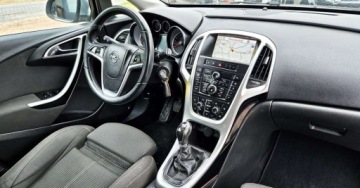Opel Astra J Sports Tourer Facelifting 1.4 Turbo ECOTEC 140KM 2013 Opel Astra BENZYNA NAWIGACJA LIFT super okazja polecamy 1.4 140KM, zdjęcie 31