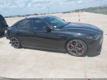 Alfa Romeo Giulia II 2024 Alfa Romeo Giulia 2024r., 2.0L 2.0 Benzyna 280KM, zdjęcie 4