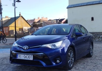 Toyota Avensis III Sedan Facelifting 2015 2.0 D-4D 143KM 2016 Toyota Avensis Salon PLPotwierdzony przebiegZadbanyEkonomiczny 2.0 143KM, zdjęcie 4