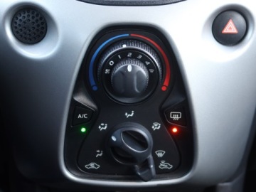 Citroen C1 II Hatchback 5d 1.0 VTi 68KM 2017 Citroen C1 1.0 VTi, Salon Polska, 1. Właściciel, zdjęcie 12