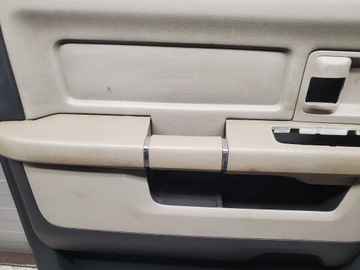 Dodge RAM 1EA391D3AE Дверные панели передняя левая