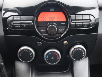 Mazda 2 II Hatchback 5d Facelifting 1.3 MZR 84KM 2012 Mazda 2 1.3 i, Klima, Klimatronic, zdjęcie 12